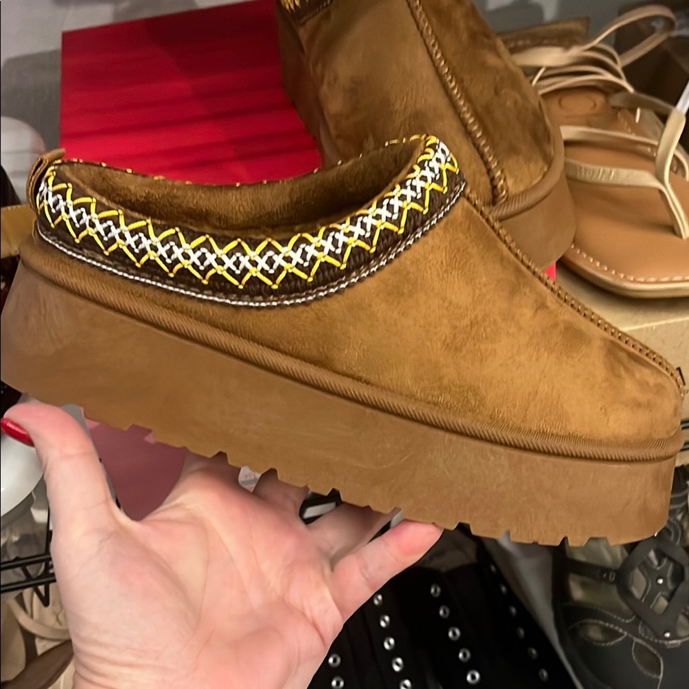 DIVA Lounge Tan Mules with Patterned Trim - Picture 3 of 6